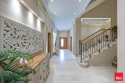 Villa in Dubai 5 bedrooms, 766.9 sq.m. № 59693 - photo 10