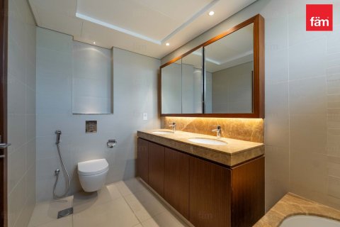 Apartment in The Hills, Dubai 3 bedrooms, 165.6 sq.m. № 133181 - photo 21