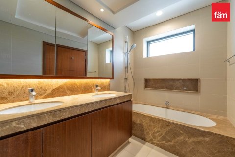 Apartment in The Hills, Dubai 3 bedrooms, 165.6 sq.m. № 133181 - photo 7