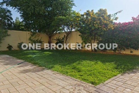 Villa en Dubai, 2 dormitorios, 286.2 m², № 828 - foto 9