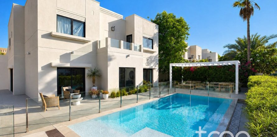 Вилла в Meadows, Дубай, 5 спален, 55.28м², № 134583