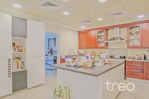 Villa in Arabian Ranches, Dubai 5 bedrooms, 450.3 sq.m. № 134582 - photo 6