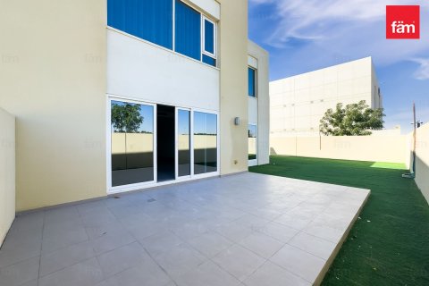 Квартира в Дубае, студия, 230м², № 113199