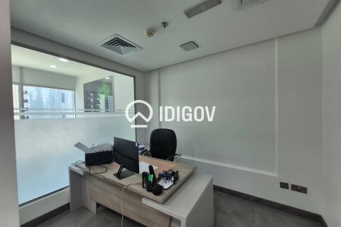 Снять в аренду офис в Бизнес-Бэе, Дубай: 75.62м², № 124646 - фото 3