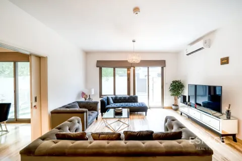 Adosado en Dubai, 4 dormitorios, 218 m², № 122420 - foto 2