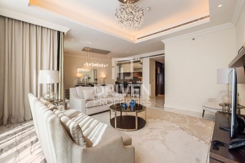 Apartamento en The Address Residence Fountain Views, Downtown Dubai (Downtown Burj Dubai), Dubai, 3 dormitorios, 214.05 m², № 136707 - foto 2