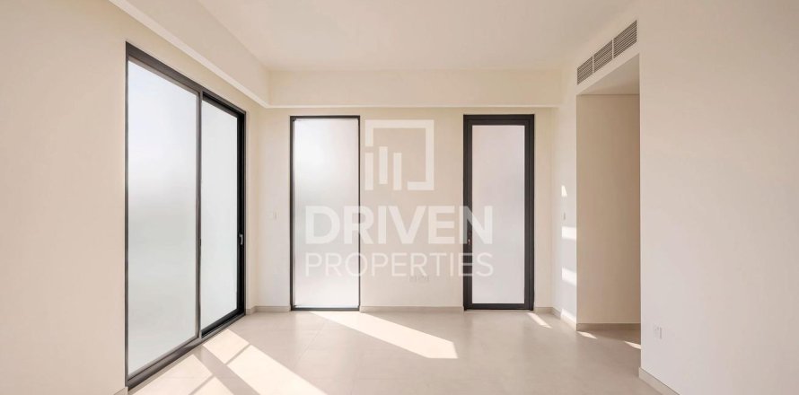 Villa en Arabian Ranches 3, Dubai, 4 dormitorios, 492.2 m², № 136710