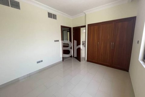 Villa in Arabian Ranches, Dubai 6 bedrooms, 372 sq.m. № 57851 - photo 11