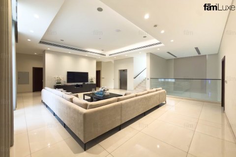 Villa en Dubai, 6 dormitorios, 1393.8 m², № 141757 - foto 4