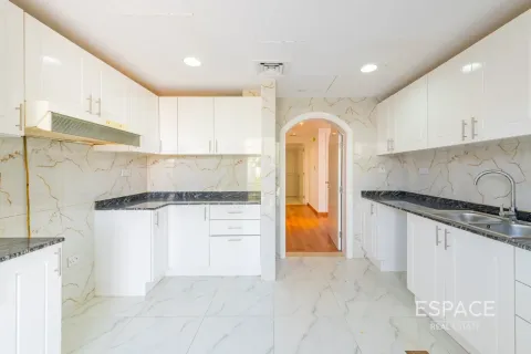 Villa in The Springs, Dubai 3 bedrooms, 209 sq.m. № 122789 - photo 7