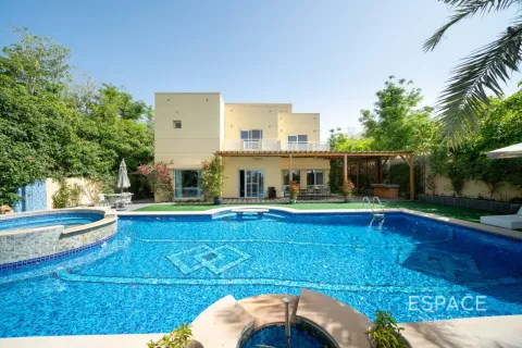 Villa in Meadows, Dubai 5 bedrooms, 369 sq.m. № 122785 - photo 18