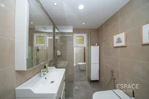 Villa in Meadows, Dubai 5 bedrooms, 369 sq.m. № 122785 - photo 11