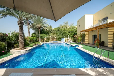 Villa in Meadows, Dubai 5 bedrooms, 369 sq.m. № 122785 - photo 19