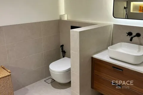 Apartment in The Views, Dubai 2 bedrooms, 152 sq.m. № 122786 - photo 11