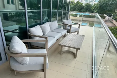Apartment in The Views, Dubai 2 bedrooms, 152 sq.m. № 122786
