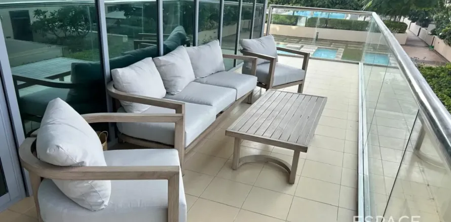 Apartment in The Views, Dubai 2 bedrooms, 152 sq.m. № 122786