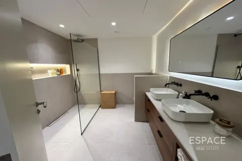 Apartment in The Views, Dubai 2 bedrooms, 152 sq.m. № 122786 - photo 6