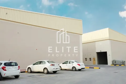 Warehouse in Dubai Investment Park, Dubai 4873 sq.m. № 38924 - photo 6