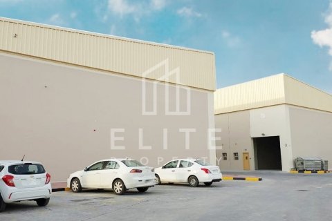 Almacén en Dubai Investment Park, Dubai, 4873 m², № 38924 - foto 6