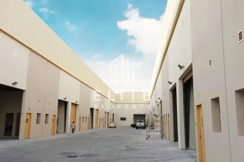 Warehouse in Dubai Investment Park, Dubai 4873 sq.m. № 38924 - photo 7