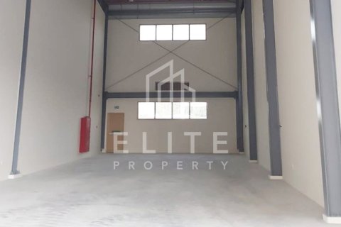 Almacén en Dubai Investment Park, Dubai, 4873 m², № 38924 - foto 5