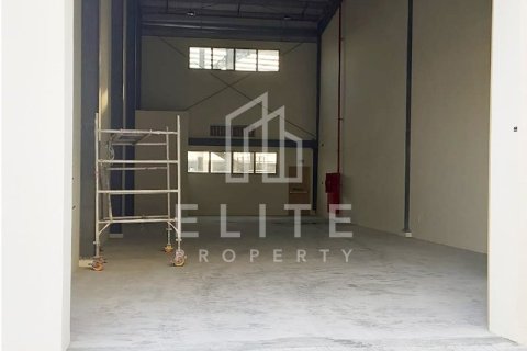 Almacén en Dubai Investment Park, Dubai, 4873 m², № 38924 - foto 4