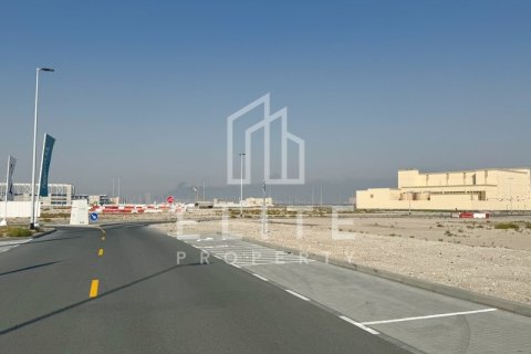 Terrain à Deira, Dubai, № 38918 - photo 2