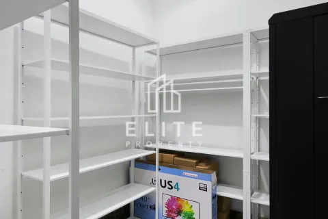 Office in Dubai 301 sq.m. № 38923 - photo 12