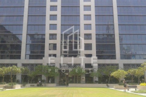 Oficina en Dubai, 301 m², № 38923 - foto 2