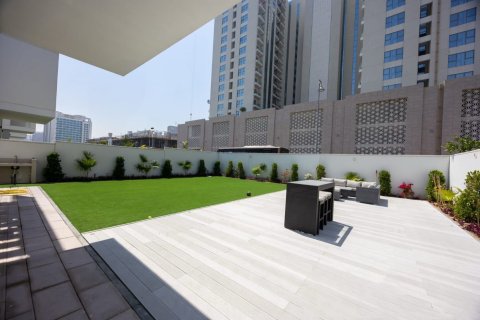 Villa in Al Furjan, Dubai 4 bedrooms, 52 sq.m. № 118411 - photo 19