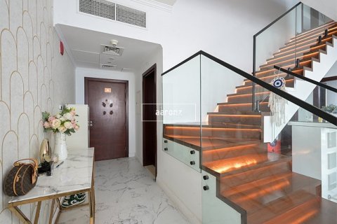 Apartment in Jumeirah Lake Towers, Dubai 2 bedrooms, 160 sq.m. № 55332 - photo 4