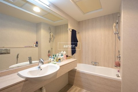 Apartment in Jumeirah Lake Towers, Dubai 2 bedrooms, 160 sq.m. № 55332 - photo 12