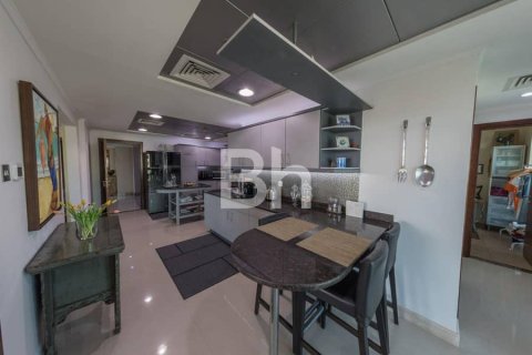 Купить квартиру в Dubai Sports City, Дубай: 4 спальни, 456м², № 21982 - фото 10