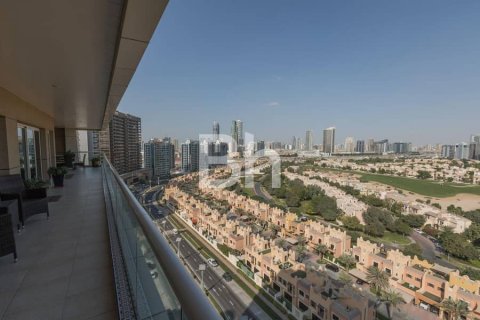 Купить квартиру в Dubai Sports City, Дубай: 4 спальни, 456м², № 21982 - фото 1