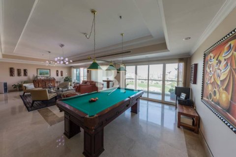 Купить квартиру в Dubai Sports City, Дубай: 4 спальни, 456м², № 21982 - фото 2