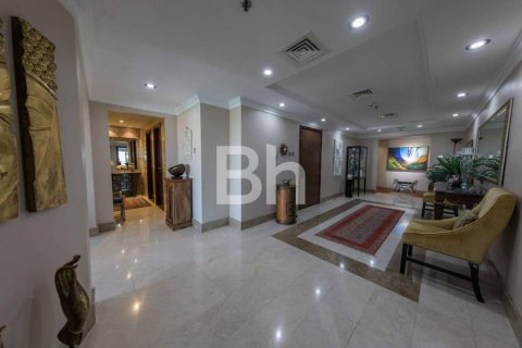 Купить квартиру в Dubai Sports City, Дубай: 4 спальни, 456м², № 21982 - фото 5