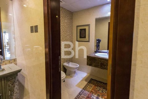 Купить квартиру в Dubai Sports City, Дубай: 4 спальни, 456м², № 21982 - фото 27