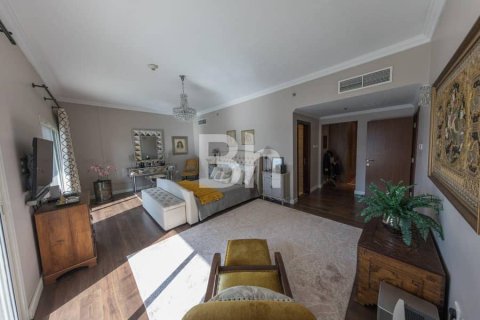 Купить квартиру в Dubai Sports City, Дубай: 4 спальни, 456м², № 21982 - фото 16