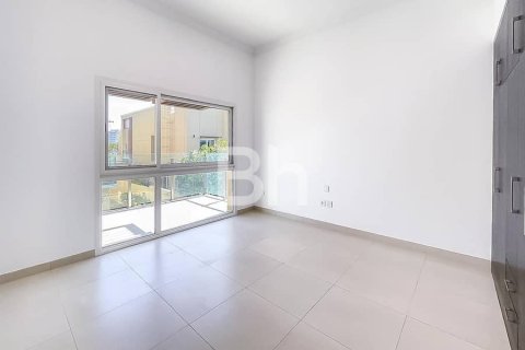 Villa en Dubai Science Park, Dubai, 4 dormitorios, 401 m², № 21983 - foto 9