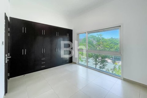 Villa en Dubai Science Park, Dubai, 4 dormitorios, 401 m², № 21983 - foto 6