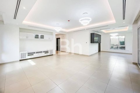 Villa en Dubai Science Park, Dubai, 4 dormitorios, 401 m², № 21983 - foto 1