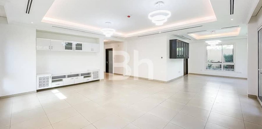 Villa en Dubai Science Park, Dubai, 4 dormitorios, 401 m², № 21983
