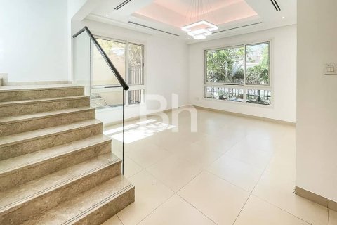 Villa en Dubai Science Park, Dubai, 4 dormitorios, 401 m², № 21983 - foto 15