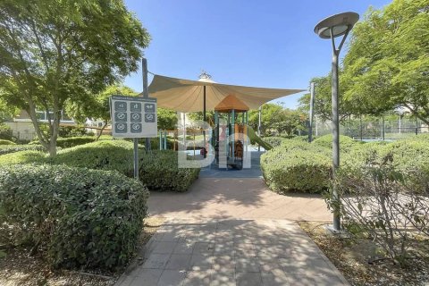 Villa en Dubai Science Park, Dubai, 4 dormitorios, 401 m², № 21983 - foto 2
