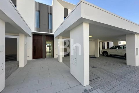 Townhouse in Dubai 3 bedrooms, 174 sq.m. № 21962 - photo 2