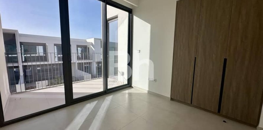 Townhouse in Dubai 3 bedrooms, 174 sq.m. № 21962