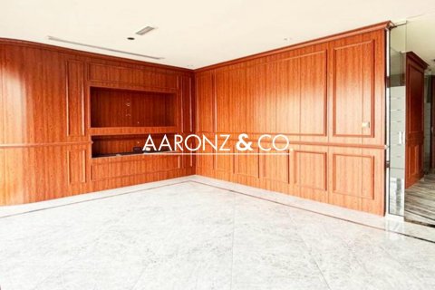 Oficina en Business Bay, Dubai, 125 m², № 49205 - foto 2