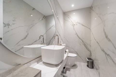 Apartment in Dubai Marina, Dubai 3 bedrooms, 201 sq.m. № 96969 - photo 20