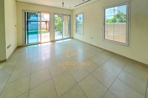 فيلا في دائرة قرية جميرا, دبي 2 غرف نوم, 620 م² رقم 72104 - صورة 1