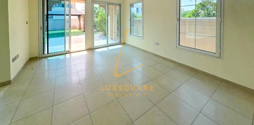 فيلا في دائرة قرية جميرا, دبي 2 غرف نوم, 620 م² رقم 72104